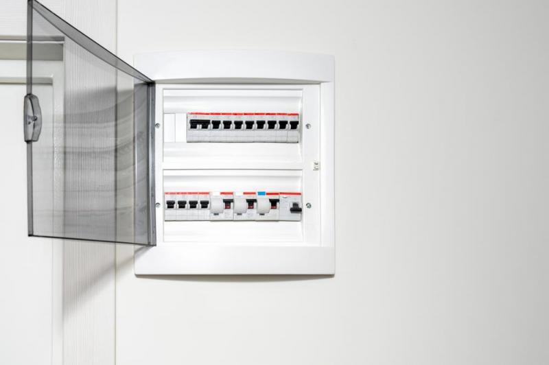 Faire appel &agrave; un &eacute;lectricien qualifi&eacute;, les bons r&eacute;flexes