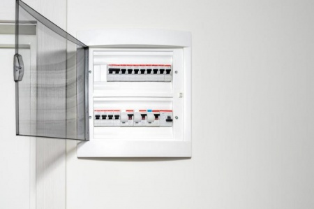 Faire appel &agrave; un &eacute;lectricien qualifi&eacute;, les bons r&eacute;flexes